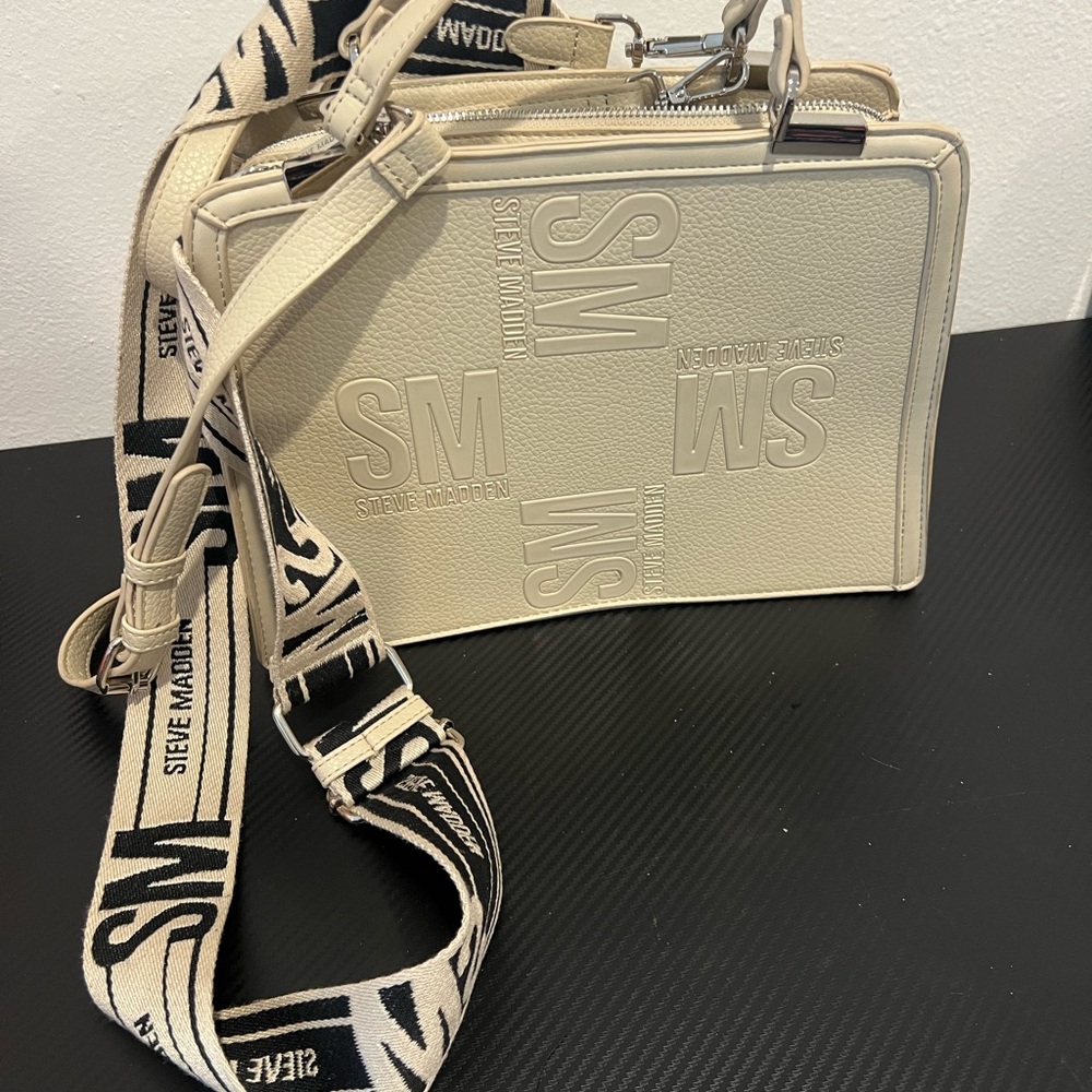Steve Madden Off-White Crossbody Bag